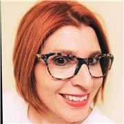 Profesora licenciada en Comunicación Audiovisual. La escritura, la comunicación, el saber expresarse bien, es fundamental.